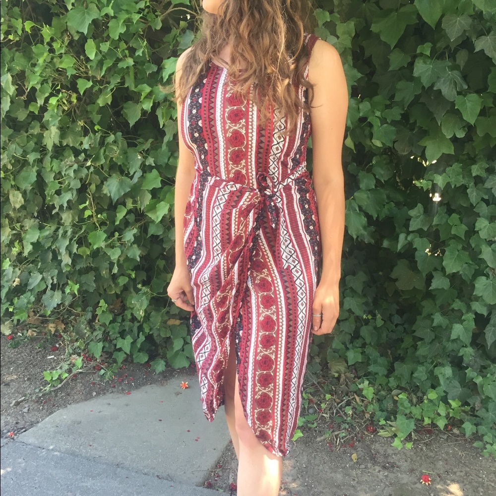 🌹VINTAGE ROSE WRAP DRESS🌹